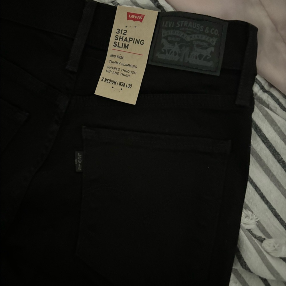 NWT levi’s 312 shaping slim jeans in black size 26 ! - Picture 7 of 7
